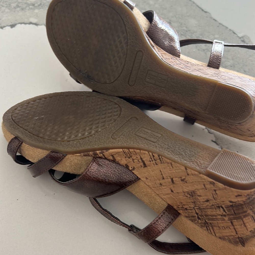 Shoes - Picture 3 of 4
